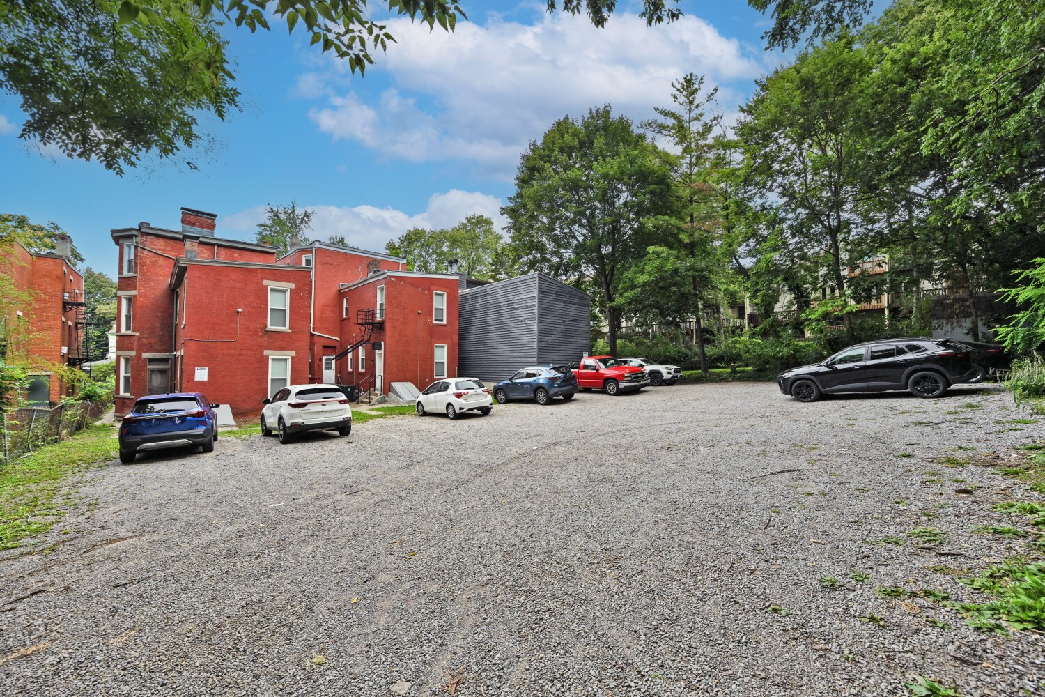 Building Photo - 2226 Kemper Ln