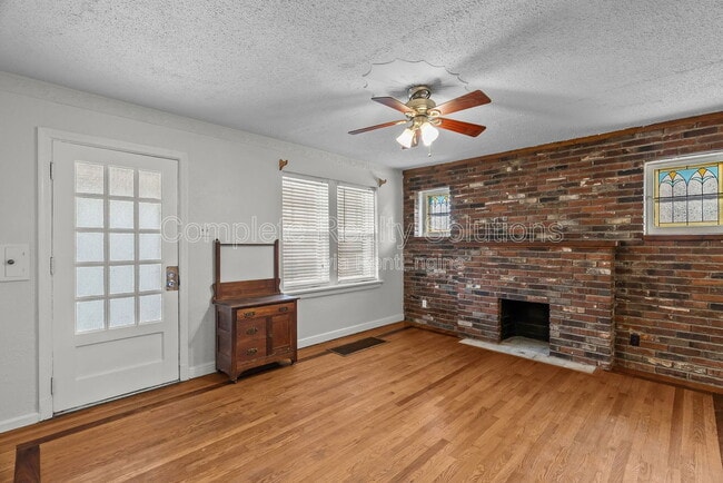 Building Photo - 8026 Wynwood Dr