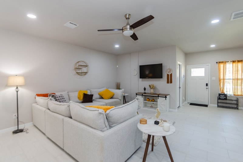 Building Photo - 110 Turner St