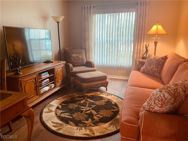 Building Photo - 10063 Majestic Ave