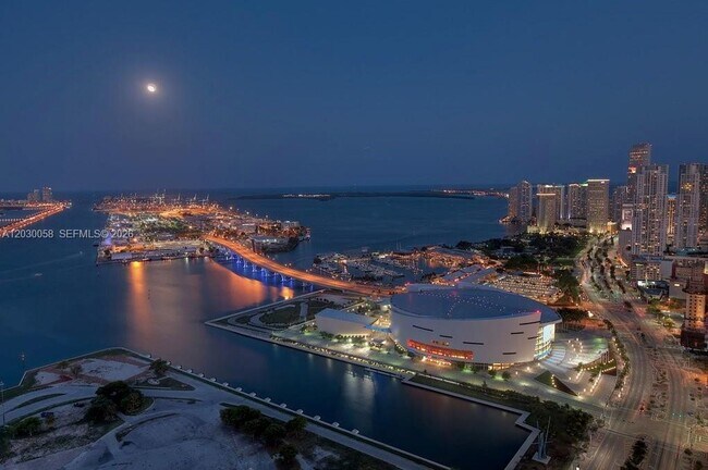 Building Photo - 1100 Biscayne Blvd