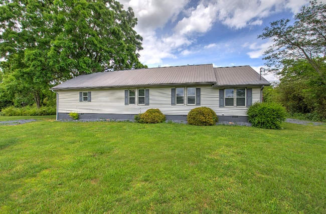 Building Photo - 227 St Elmo Cir