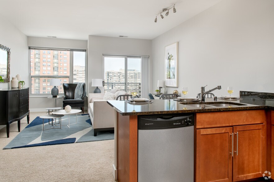 Off Campus Apartments For Rent Near University Of Wisconsin Milwaukee In Milwaukee Wi Apartment Finder