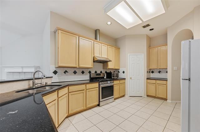 Building Photo - 1202 Brook Dr