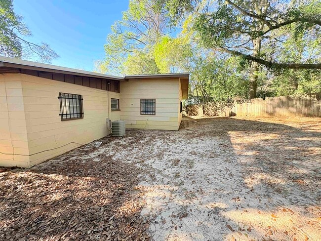 Building Photo - 3109 Garfield St