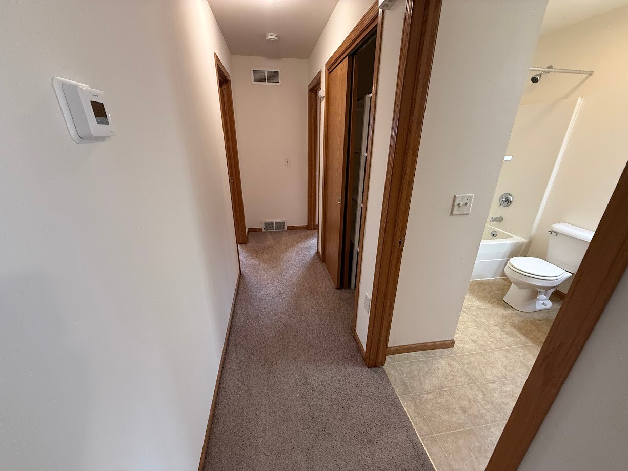 Building Photo - 1205 Temple Dr