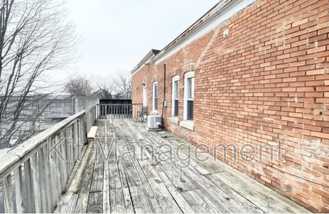 Building Photo - 2248 Broadway St