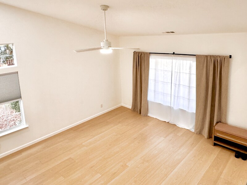 Building Photo - 3602 Swan Ct