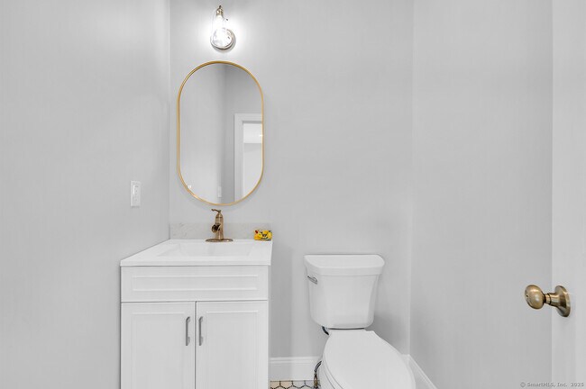 Building Photo - 183 Vesper St