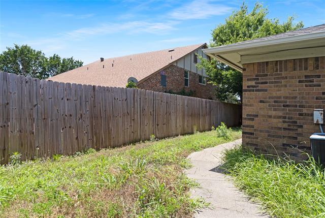 Building Photo - 2800 Shady Grove Dr