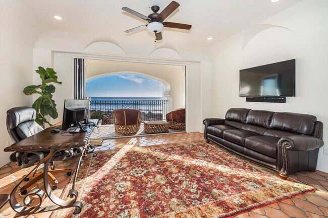 Building Photo - 875 Sand Point Rd