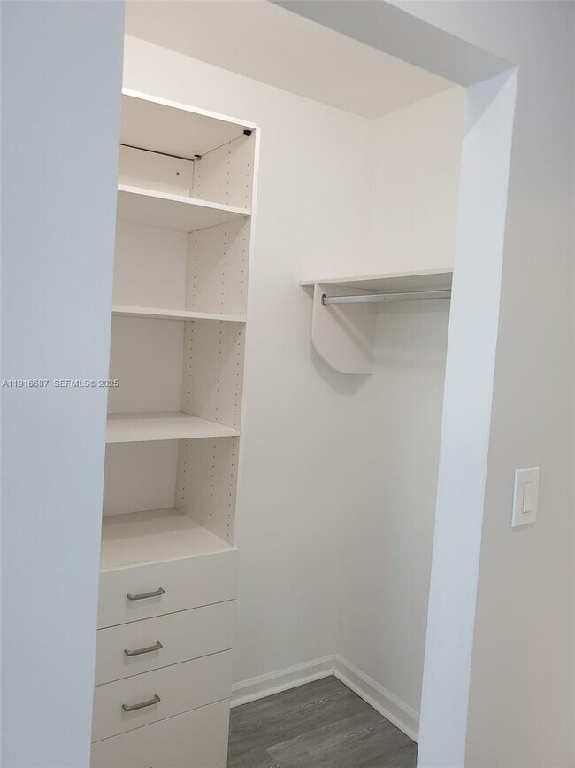 Building Photo - 14765 SW 132nd Pl