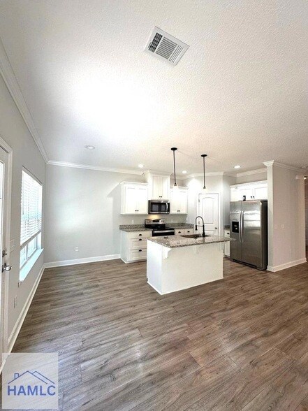 Building Photo - 156 Hamlet Ct