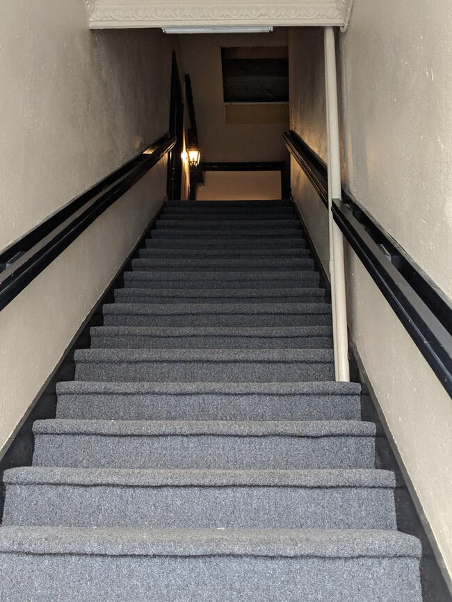 Building Photo - Commercial or residential loft unit available in Historic  Downtown Russellville