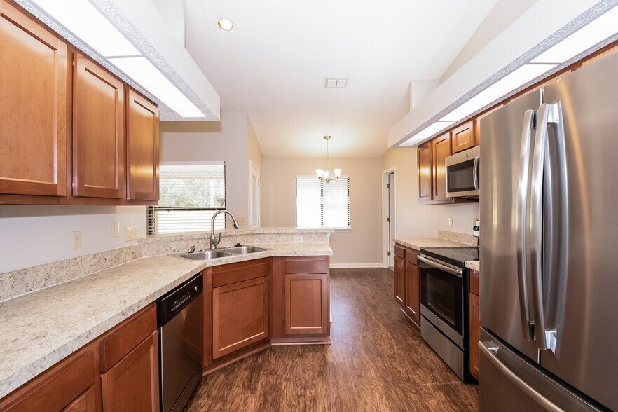 Building Photo - 3413 Deerfield Pointe Dr