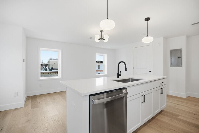 Building Photo - 2302 E Norris St