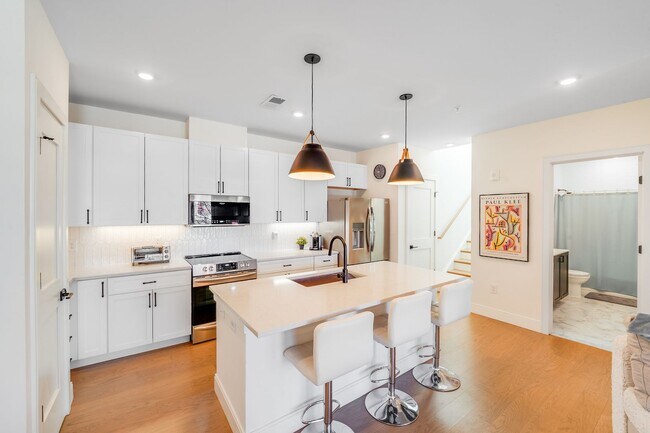 Building Photo - Chic Fully Furnished Condo with Private Retreat-Style Primary Suite