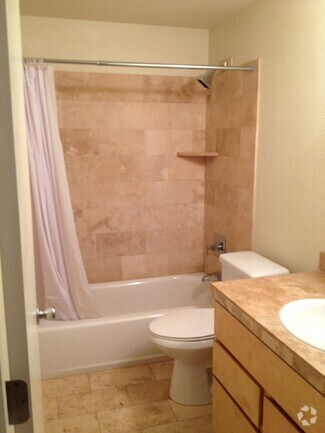 Building Photo - Spacious Corner Unit Arbor Lodge Close to ...