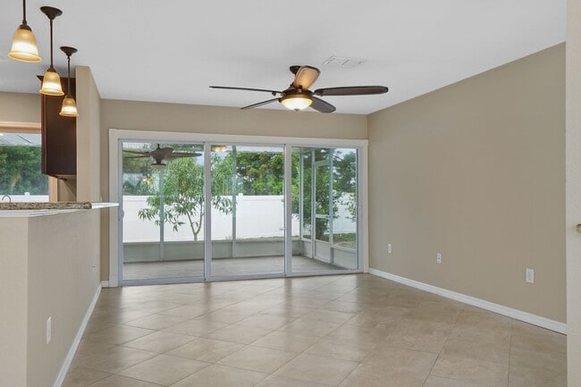 Building Photo - Perfect West Bradenton Location - 2 bedroom / 2 bathroom Home