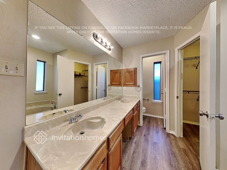 Building Photo - 305 Iberis Dr