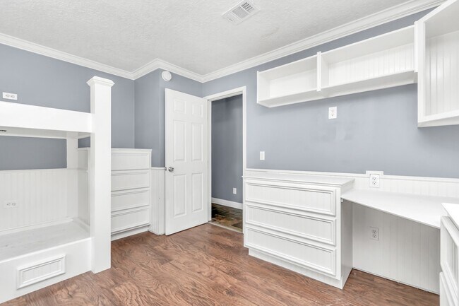 Building Photo - 12418 Mill Ridge Dr