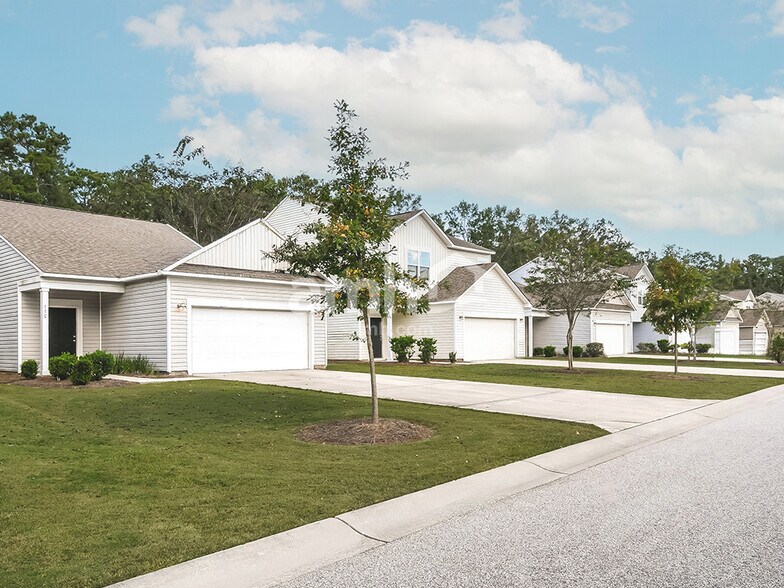 Building Photo - 220 Orion Way