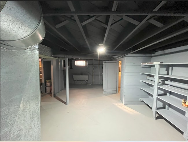 Building Photo - Beautiful 3 Bedroom 1 Bathroom Home