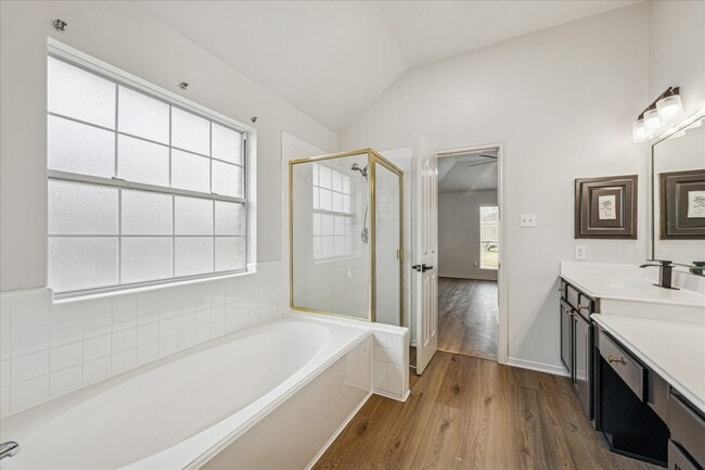 Building Photo - 11207 Briscoe Ln