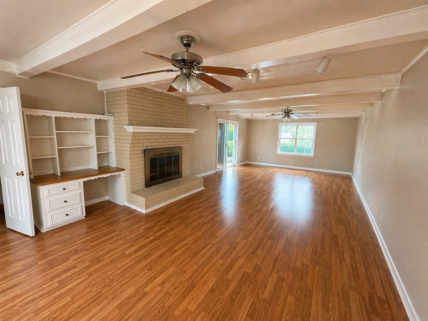 Living room 2 - 2307 Oliver Ave