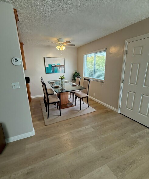 Building Photo - 503 W Linda Vista Ave