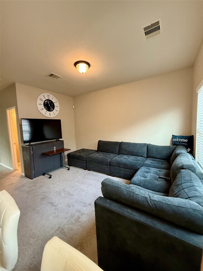 Building Photo - 11930 Jelicoe Dr