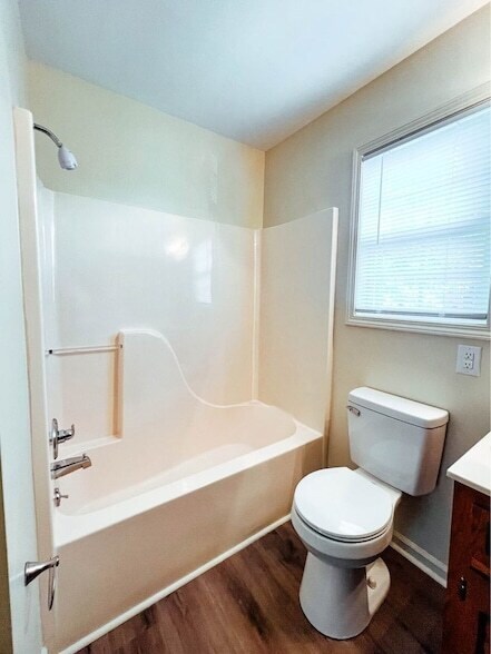 Building Photo - 112 Ballygar St