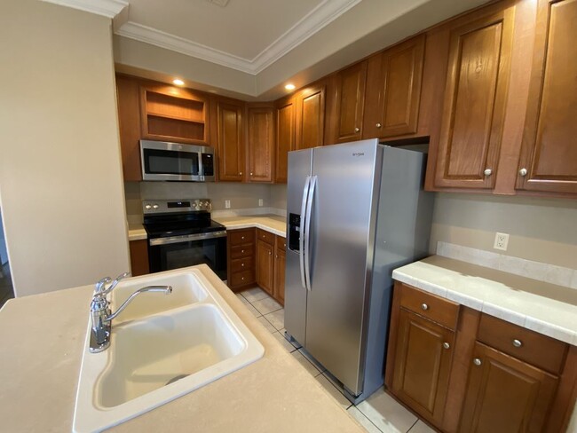 Building Photo - 47 Freedom Dr