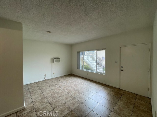 Building Photo - 701 Adlena Dr
