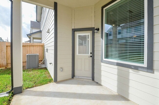 Building Photo - 130 W Coralburst Lp