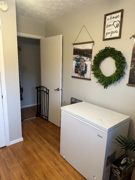 Building Photo - 9202 Cam Island Cir