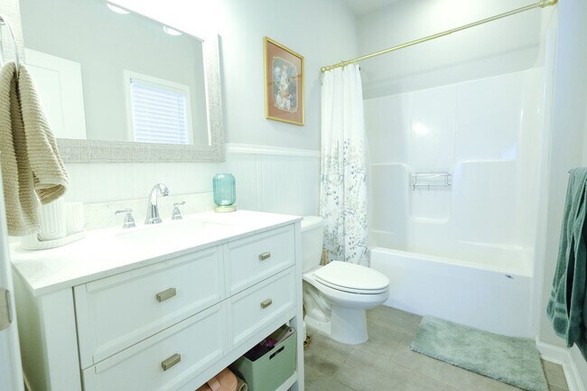 Building Photo - 178 Dan's Way