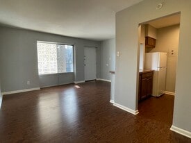 Building Photo - 444 S Ashland Ave