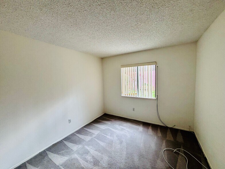 Building Photo - 3220 E Avenue S2