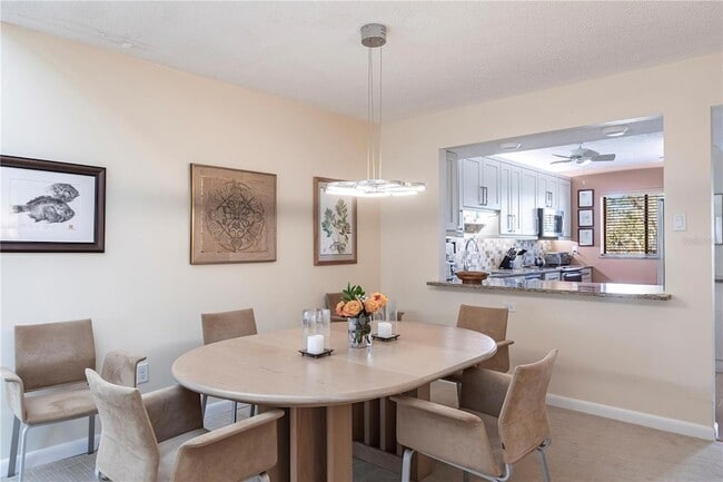 Building Photo - 1531 Clower Creek Dr