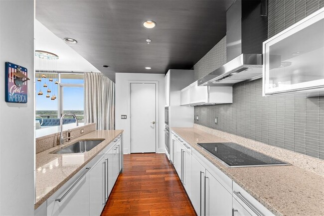 Building Photo - 260 S Osceola Ave