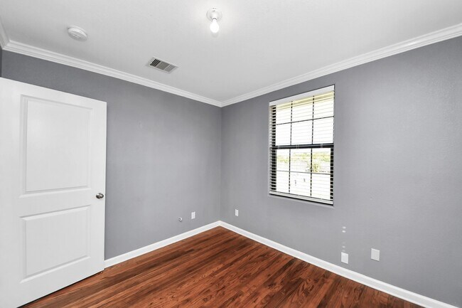 Building Photo - 5635 Mc Cracken Rd