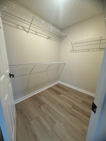 Building Photo - 1744 Arash Cir