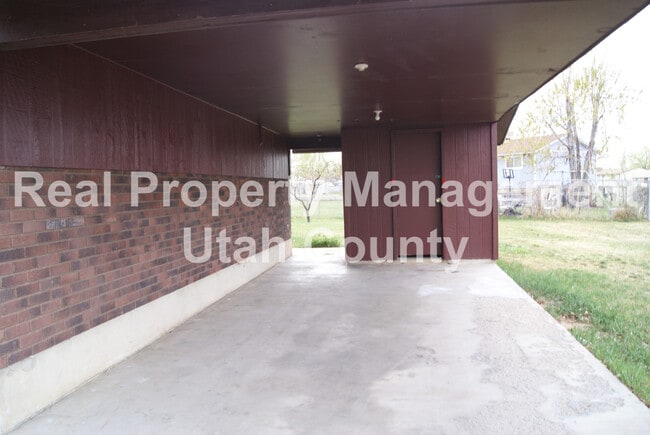 Building Photo - Orem Duplex great location