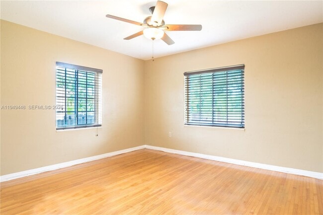 Building Photo - 5807 SW 41st St