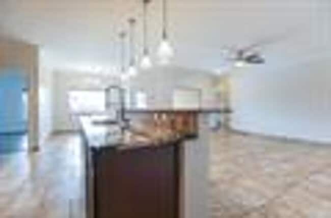 Building Photo - Beautifully Kept 4 Bedroom Home with Solar...