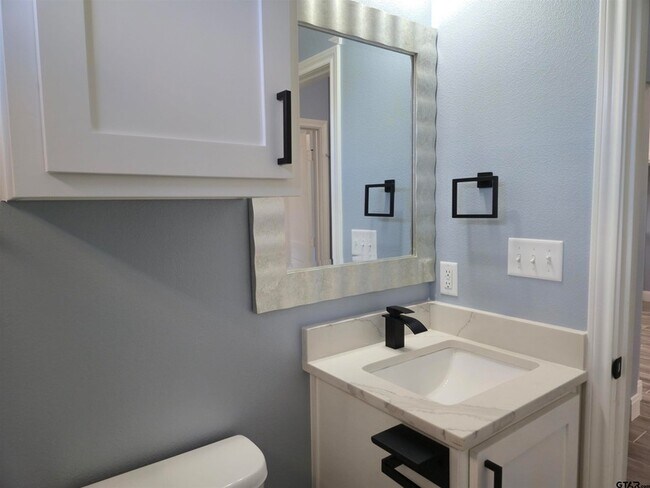 Building Photo - 8129 Cr 485