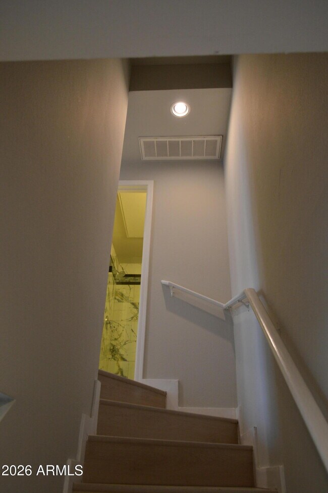 Building Photo - 1701 E Colter St