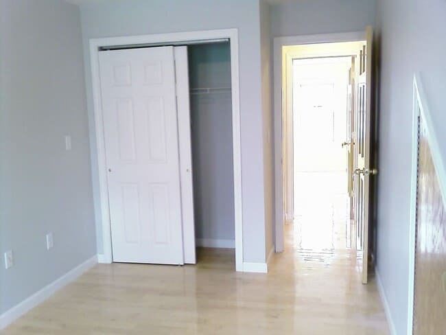 Building Photo - HUGE 8 BED/9 BATH WITH CENTRAL AIR & RENOVATED KITCHEN NEAR B.C.