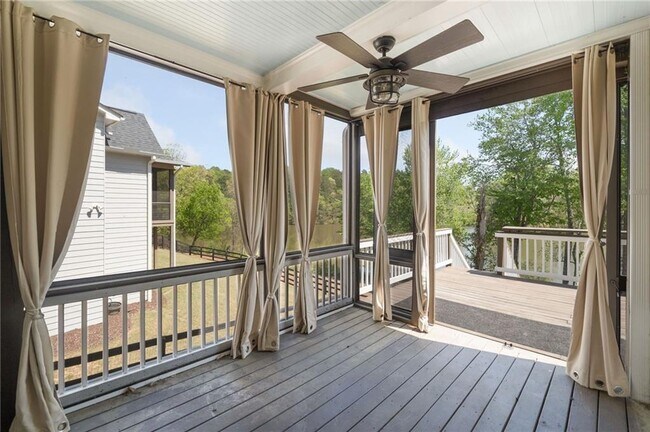Building Photo - 4180 Woodwind Dr